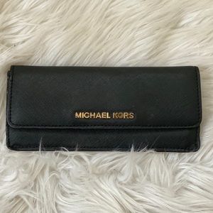 Michael Kors Jet Set Travel Wallet